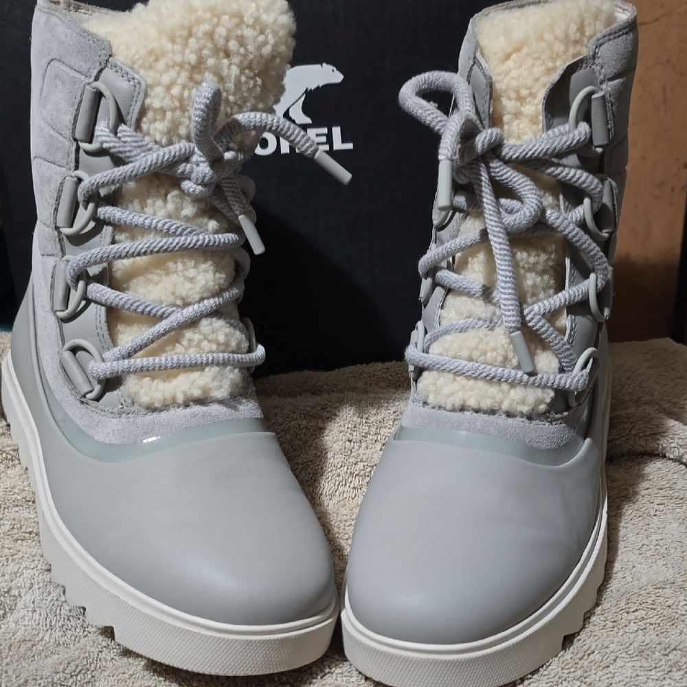 - Sorel Joan of Artic Next Lite Boot; Size 9.5 Grey and cream ☆NWOB
